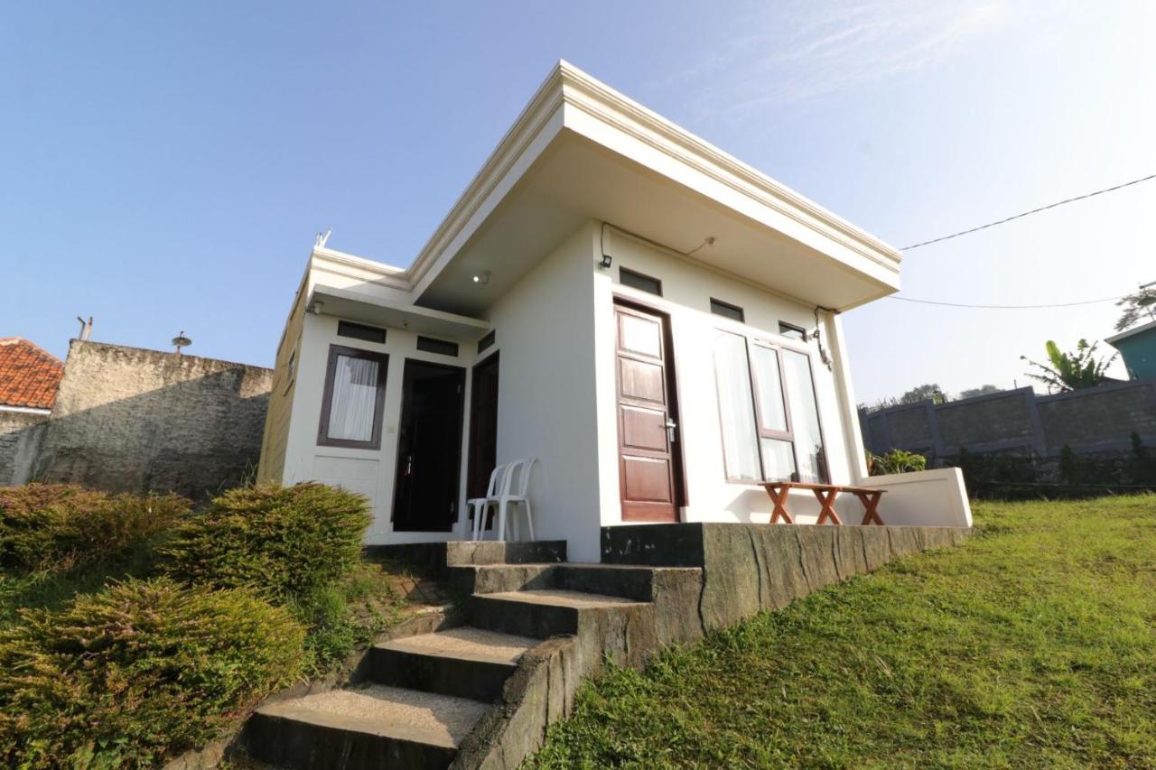 Lembur Incu Syariah Villa & Resto Lembang Exterior foto